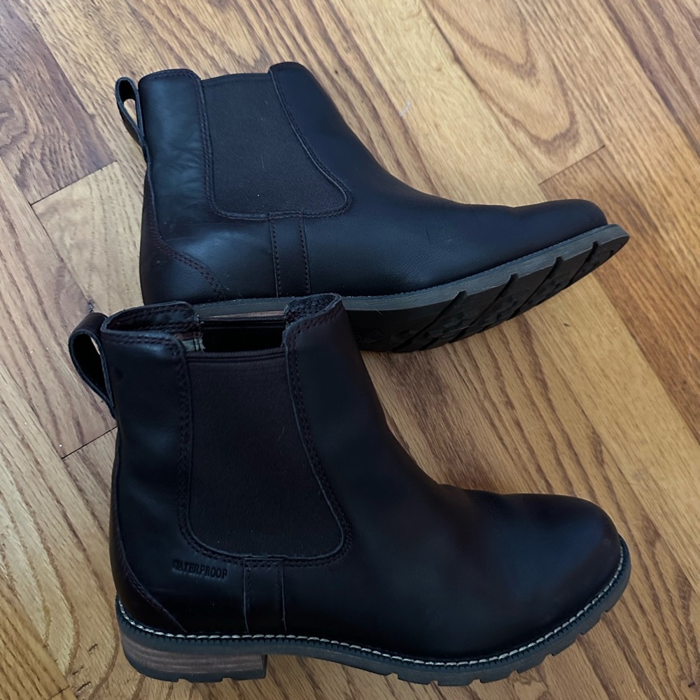Ariat Dark Brown Leather Chelsea Boots